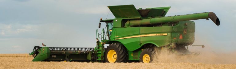 John Deere harvester cropping