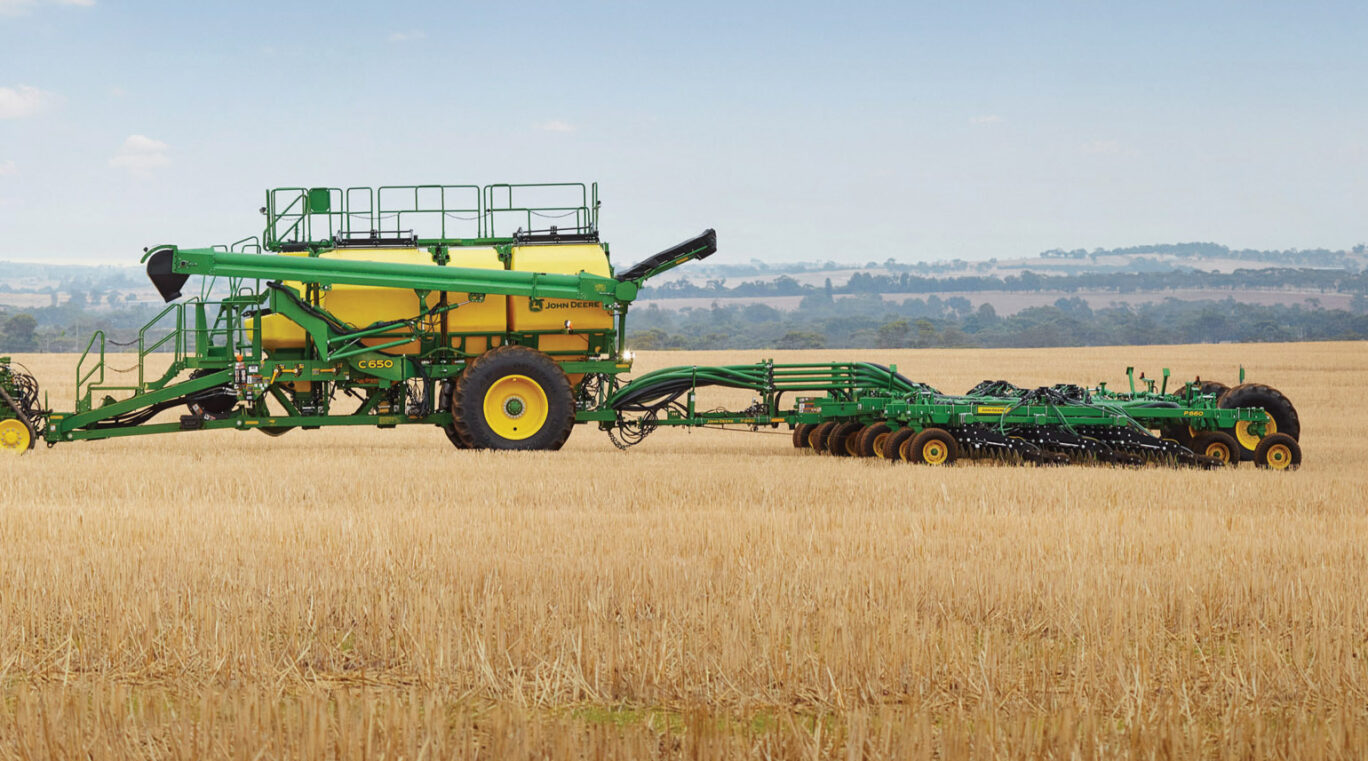 
P600-Precision-Air-Hoe-Drill-and-C-Series-Air-Cart