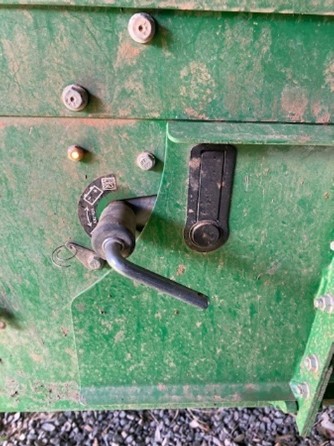 johndeere_battery_isolation_switch