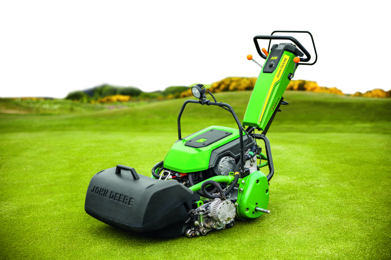 Image of a new 225 E electric John Deere Mower at a Golf Course