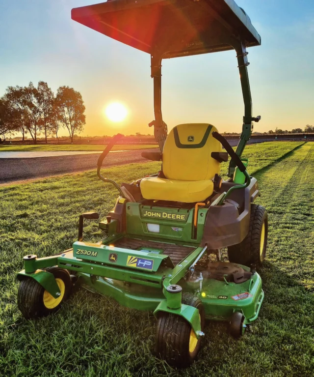 An awesome backdrop for an awesome mower👌🤩

This great photo sent in by a customer who is loving their John Deere Z530M.

#johndeeremower #johndeere #lawnmower #lawncare #hutcheonandpearce